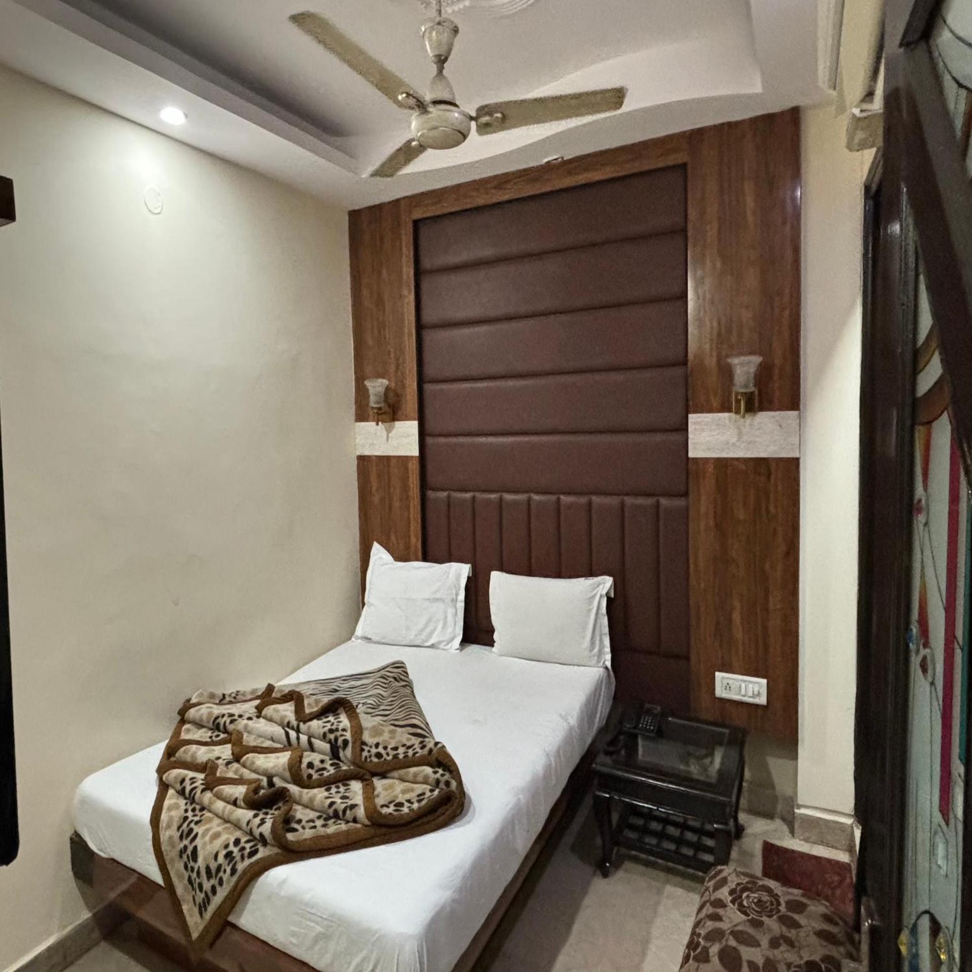 Hotel Pk International Near By New Delhi Station I Couple Friendly Camera foto